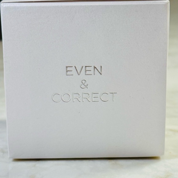 SkinMedica Even & Correct Brightening Treatment Pads - White - Picture 3 of 5